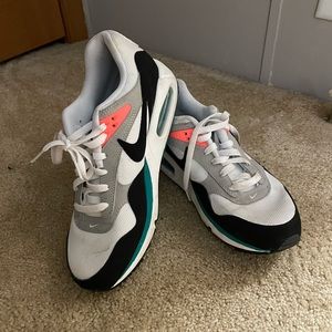 NIKE air max correlate